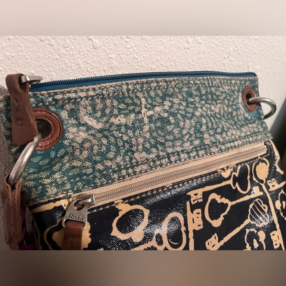 Fossil Key-Per Cross Body Bag With Matching Wallet - image 4